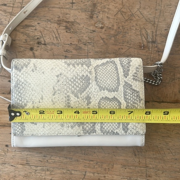 ✨ AllSaints Claremont Crossbody Purse – Neutral Cream Gray Python Leather – EUC - Picture 9 of 10